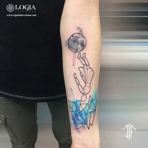 tatuaje-color-dummy-brazo-logia-barcelona-dif 
